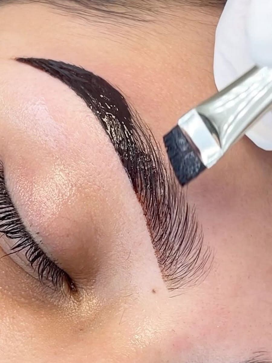 Browlift + teinture hybride